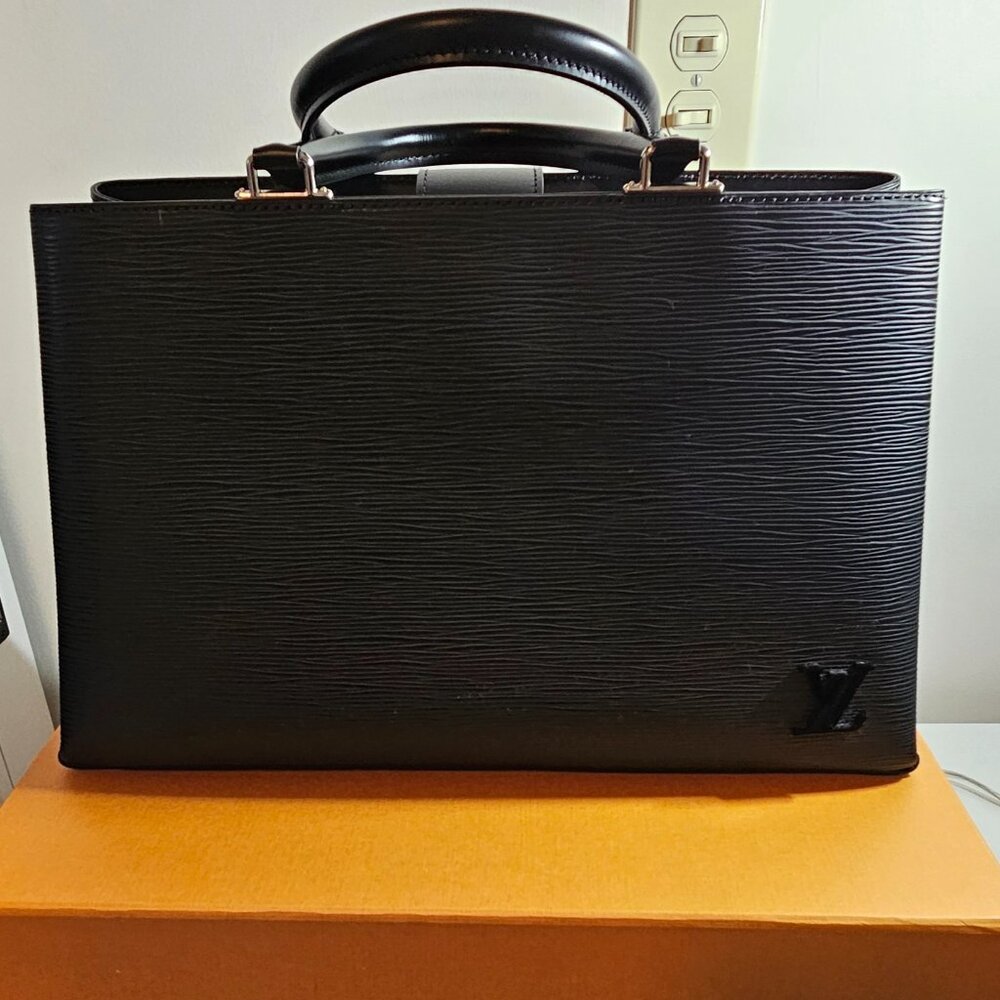 Louis Vuitton Kleber MM Epi Leather handbag